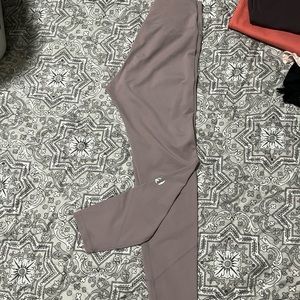 Ptula Light purple athletic leggings